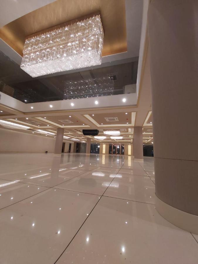 Acco Grand Hotel Lucknow Dış mekan fotoğraf