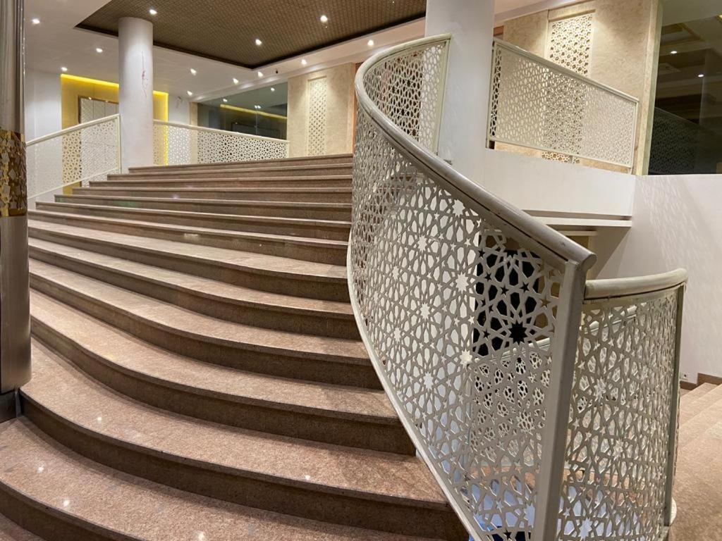 Acco Grand Hotel Lucknow Dış mekan fotoğraf