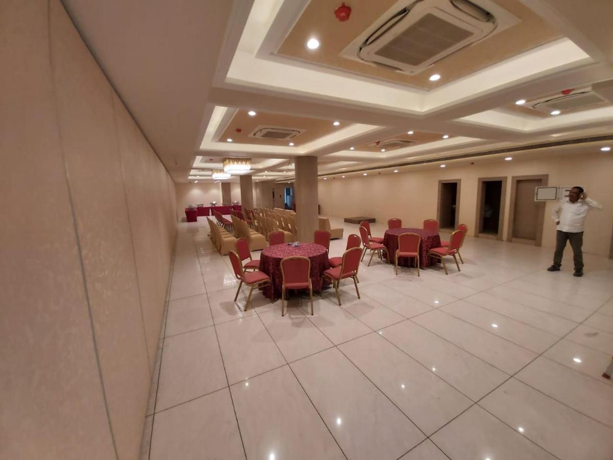 Acco Grand Hotel Lucknow Dış mekan fotoğraf