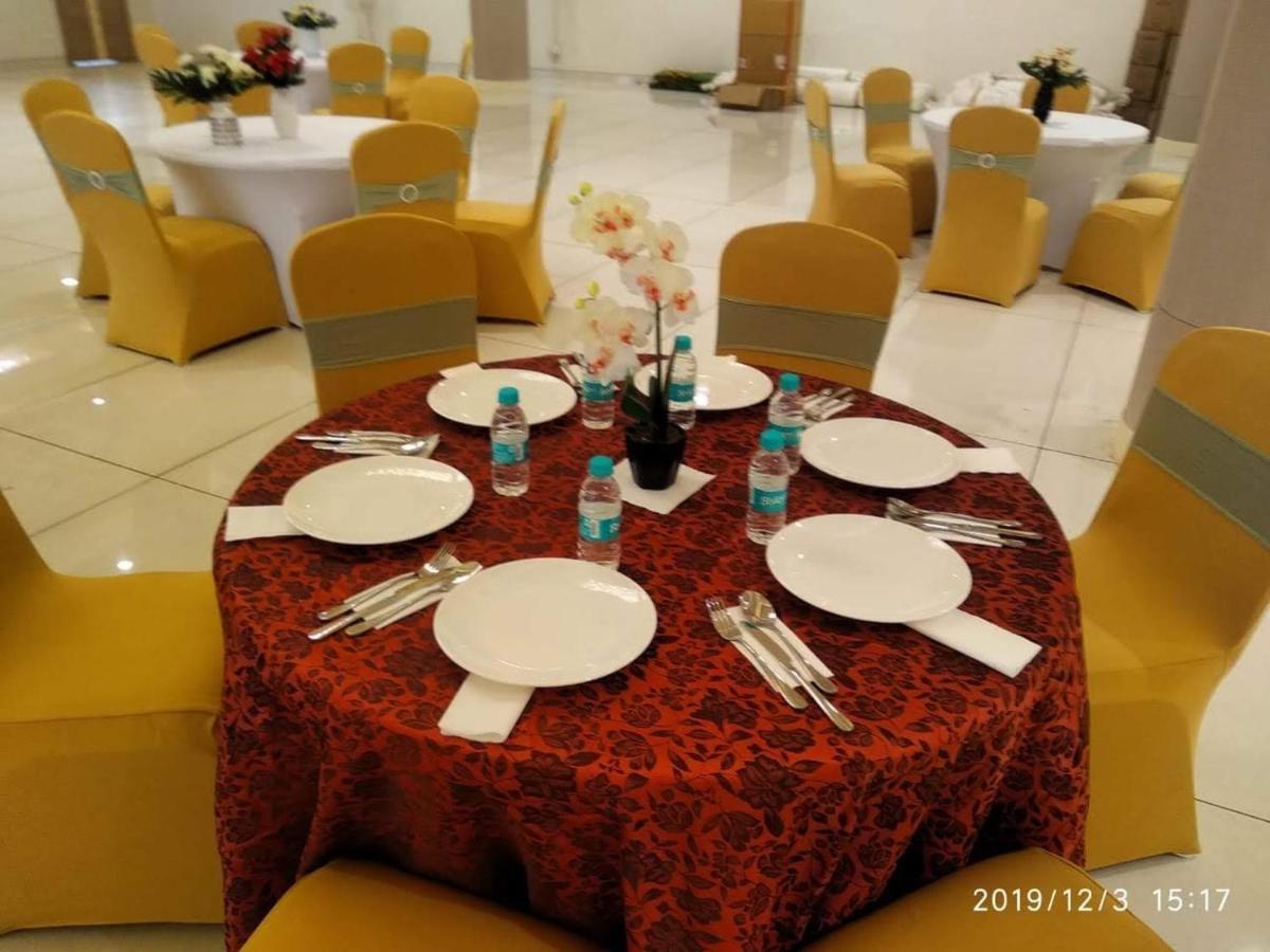 Acco Grand Hotel Lucknow Dış mekan fotoğraf